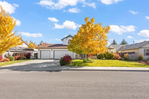 2056 NW 19th Place Redmond OR 97756