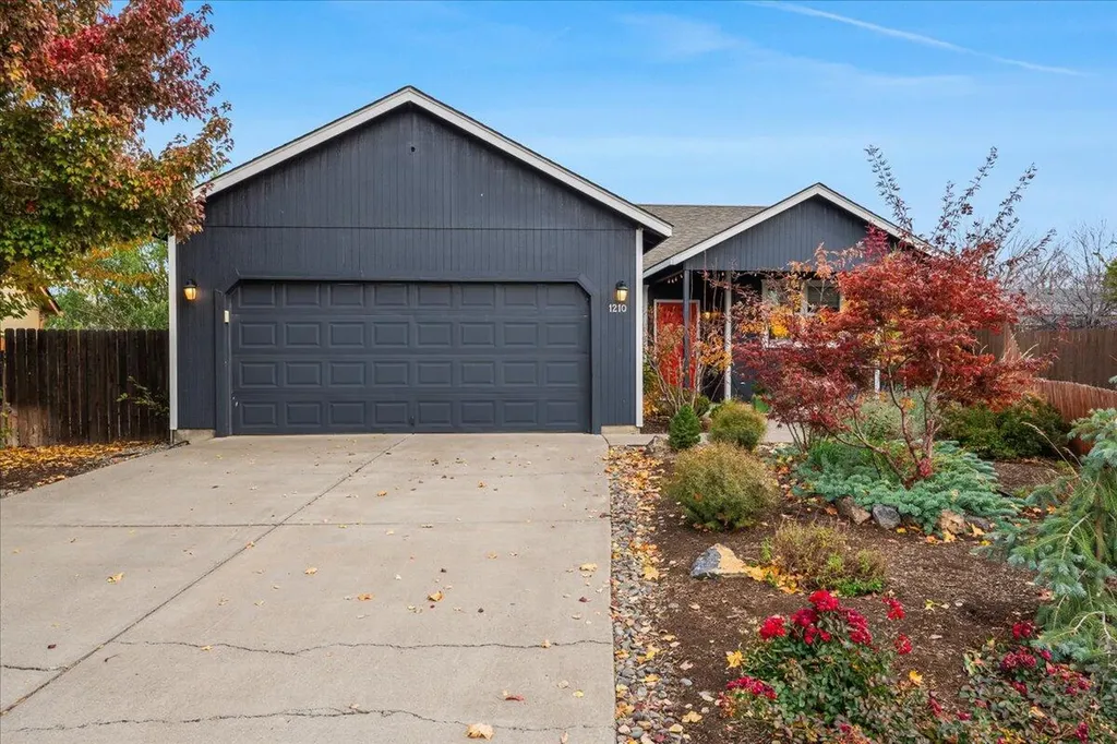 1210 SW 32nd Court Redmond OR 97756