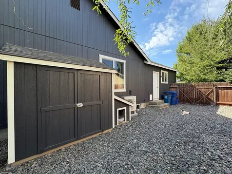 1210 SW 32nd Court Redmond OR 97756