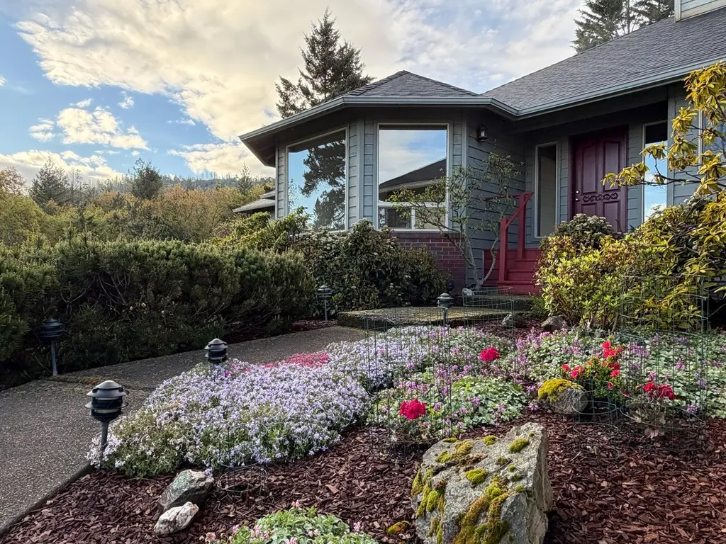 3115 Deer Trail Lane Medford OR 97501