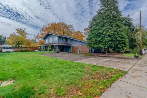 299 Foothill Boulevard Rogue River OR 97537
