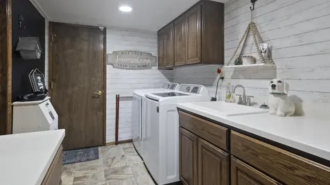 299 Foothill Boulevard Rogue River OR 97537