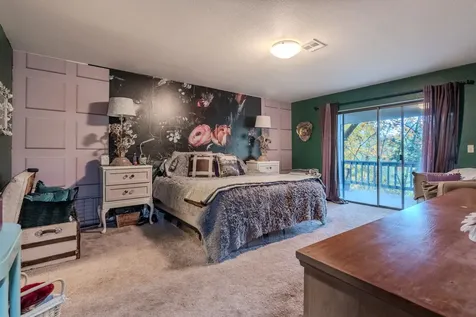 299 Foothill Boulevard Rogue River OR 97537