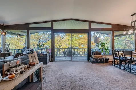 299 Foothill Boulevard Rogue River OR 97537