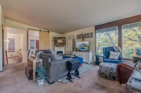 299 Foothill Boulevard Rogue River OR 97537