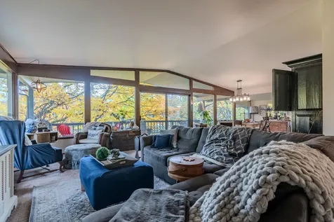 299 Foothill Boulevard Rogue River OR 97537