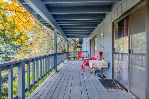 299 Foothill Boulevard Rogue River OR 97537