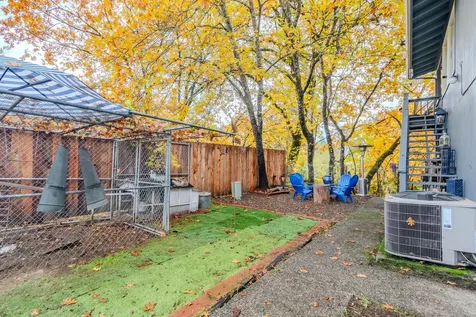 299 Foothill Boulevard Rogue River OR 97537