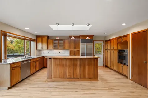 585 Nyla Lane Ashland OR 97520
