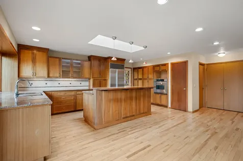 585 Nyla Lane Ashland OR 97520
