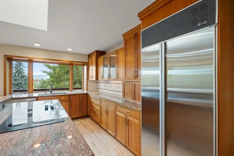 585 Nyla Lane Ashland OR 97520