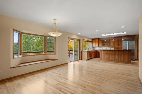 585 Nyla Lane Ashland OR 97520