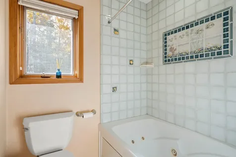 585 Nyla Lane Ashland OR 97520