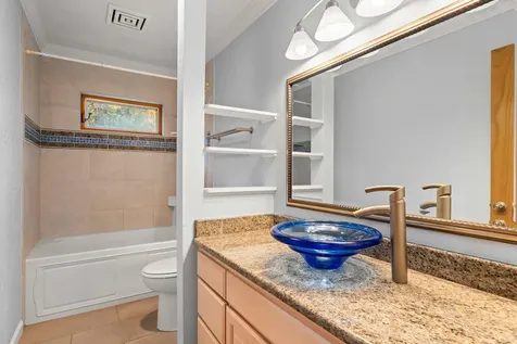 585 Nyla Lane Ashland OR 97520