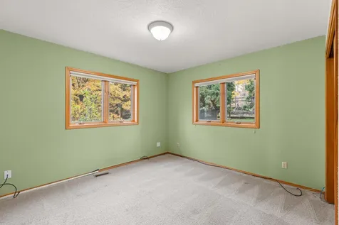 585 Nyla Lane Ashland OR 97520