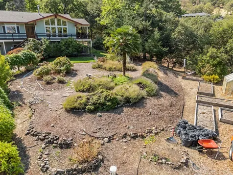 585 Nyla Lane Ashland OR 97520