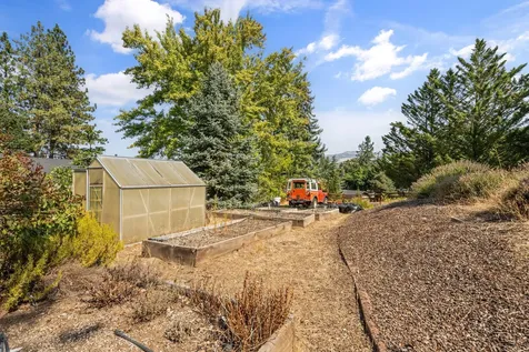 585 Nyla Lane Ashland OR 97520