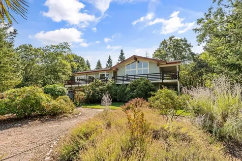 585 Nyla Lane Ashland OR 97520