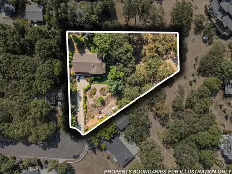 585 Nyla Lane Ashland OR 97520