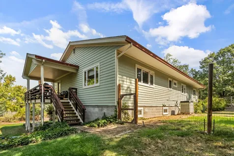 585 Nyla Lane Ashland OR 97520