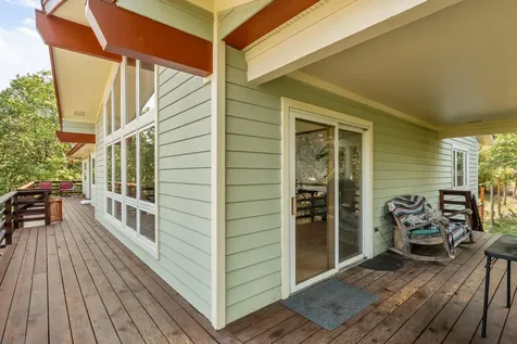 585 Nyla Lane Ashland OR 97520