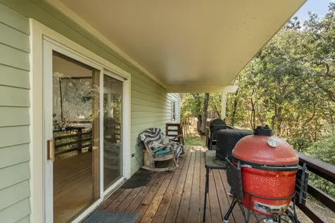 585 Nyla Lane Ashland OR 97520
