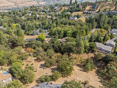 585 Nyla Lane Ashland OR 97520