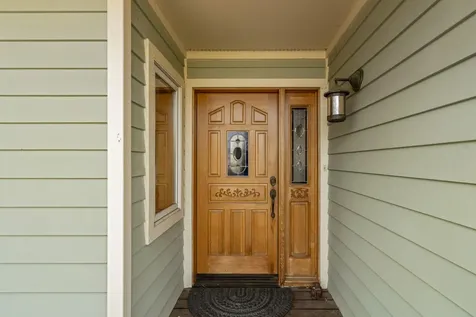 585 Nyla Lane Ashland OR 97520