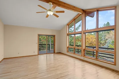 585 Nyla Lane Ashland OR 97520
