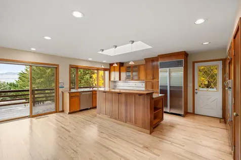 585 Nyla Lane Ashland OR 97520