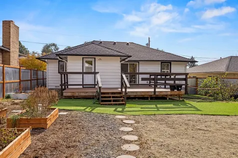 1855 Portland Street Klamath Falls OR 97601