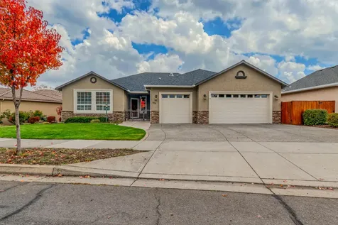 398 Robert Trent Jones Boulevard Eagle Point OR 97524