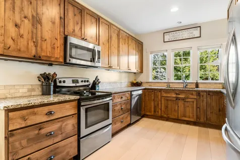 597 W Jefferson Avenue Sisters OR 97759