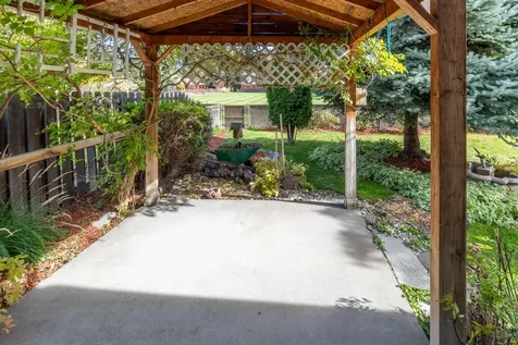 3686 SW Bobby Jones Court Redmond OR 97756