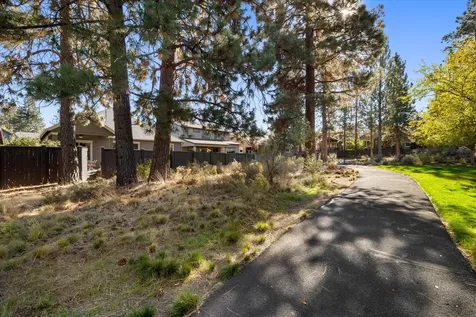 60208 Rolled Rock Way Bend OR 97702