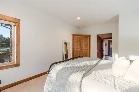 19563 Painted Ridge Loop Bend OR 97702