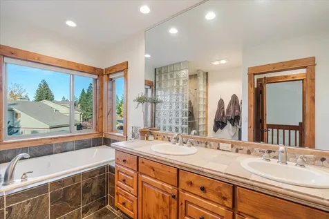 19563 Painted Ridge Loop Bend OR 97702