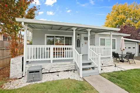 833 Hazel Street Central Point OR 97502