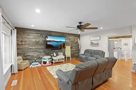 833 Hazel Street Central Point OR 97502