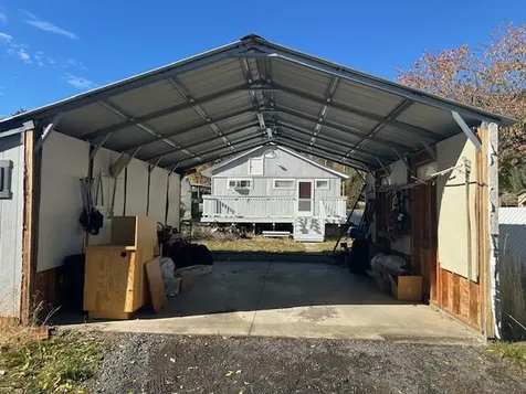 1829 Lancaster Avenue Klamath Falls OR 97601