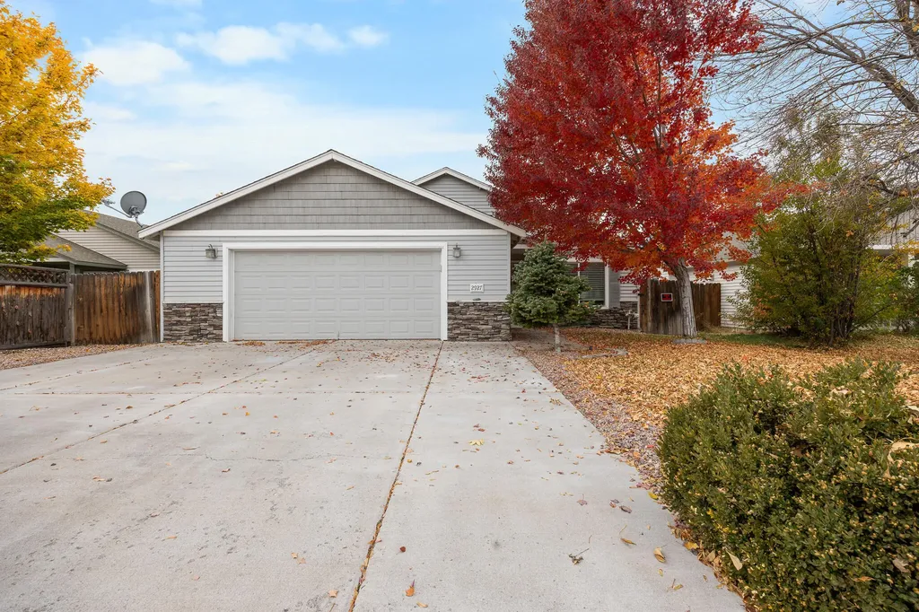 2927 NW 8th Street Redmond OR 97756