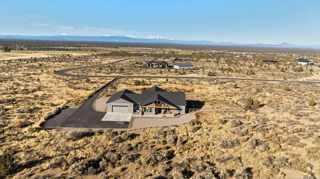 16384 SW Grandview Road Powell Butte OR 97753