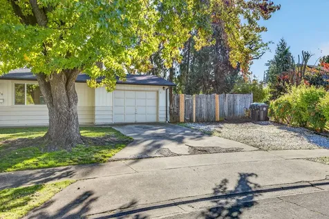 1400 Avocado Lane Medford OR 97504