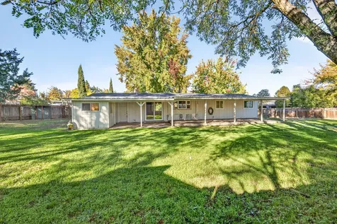 1400 Avocado Lane Medford OR 97504