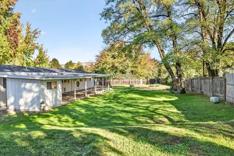 1400 Avocado Lane Medford OR 97504