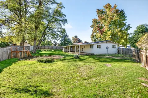 1400 Avocado Lane Medford OR 97504