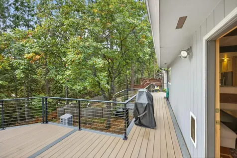 1012 Pinecrest Terrace Ashland OR 97520