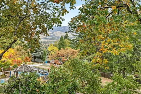 1012 Pinecrest Terrace Ashland OR 97520