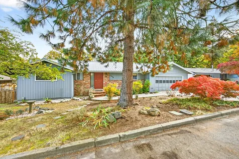 1012 Pinecrest Terrace Ashland OR 97520