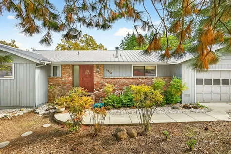1012 Pinecrest Terrace Ashland OR 97520